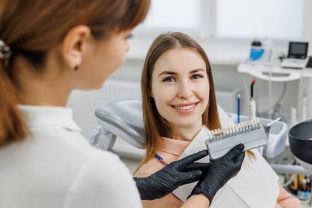 can-porcelain-veneers-be-whitened-if-they-get-discoloured
